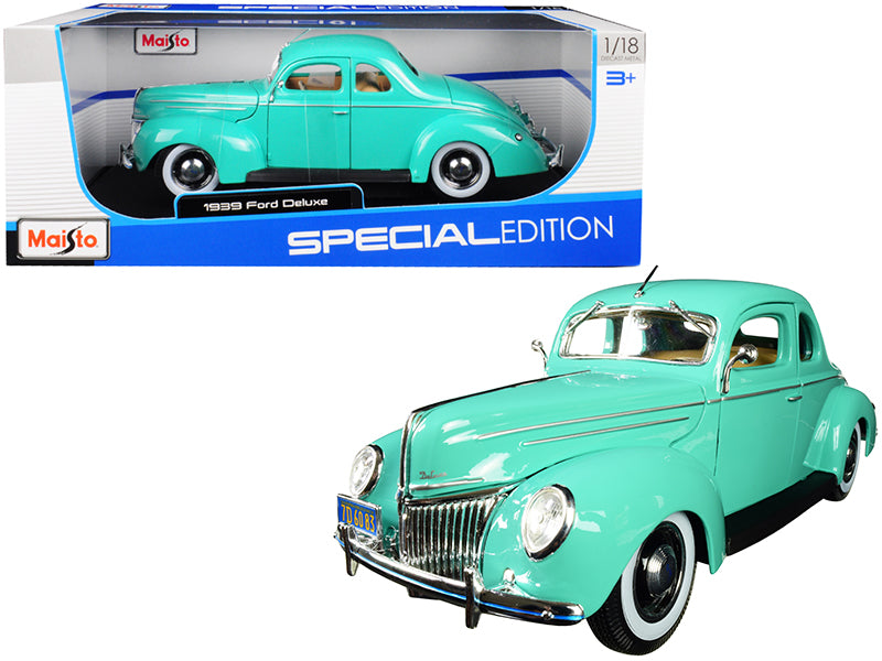 Maisto 1939 Ford Deluxe Light Green 1/18 Diecast Model Car by Maisto