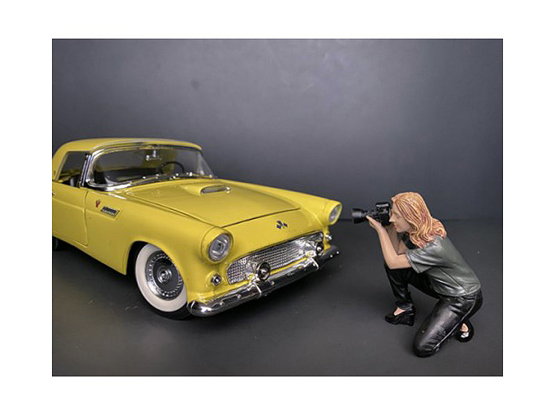 American Diorama "Weekend Car Show" Figurine III for 1/18 Scale Models by American Diorama