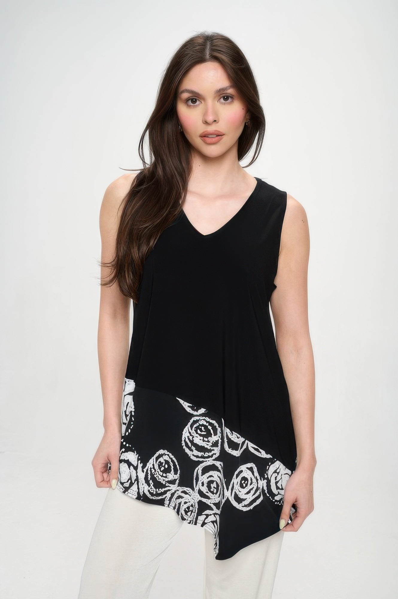 Hit Sleeveless Contrast Top