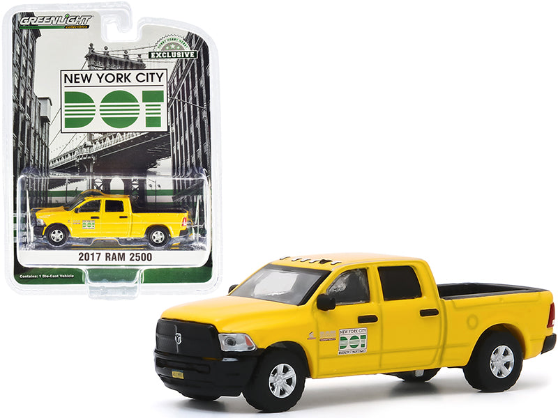 Greenlight 2017 RAM 2500 Pickup Truck Yellow "New York City DOT - Brooklyn Street Maintenance" "Hobby Exclusive" 1/64 Diecast Model Car by Greenlight