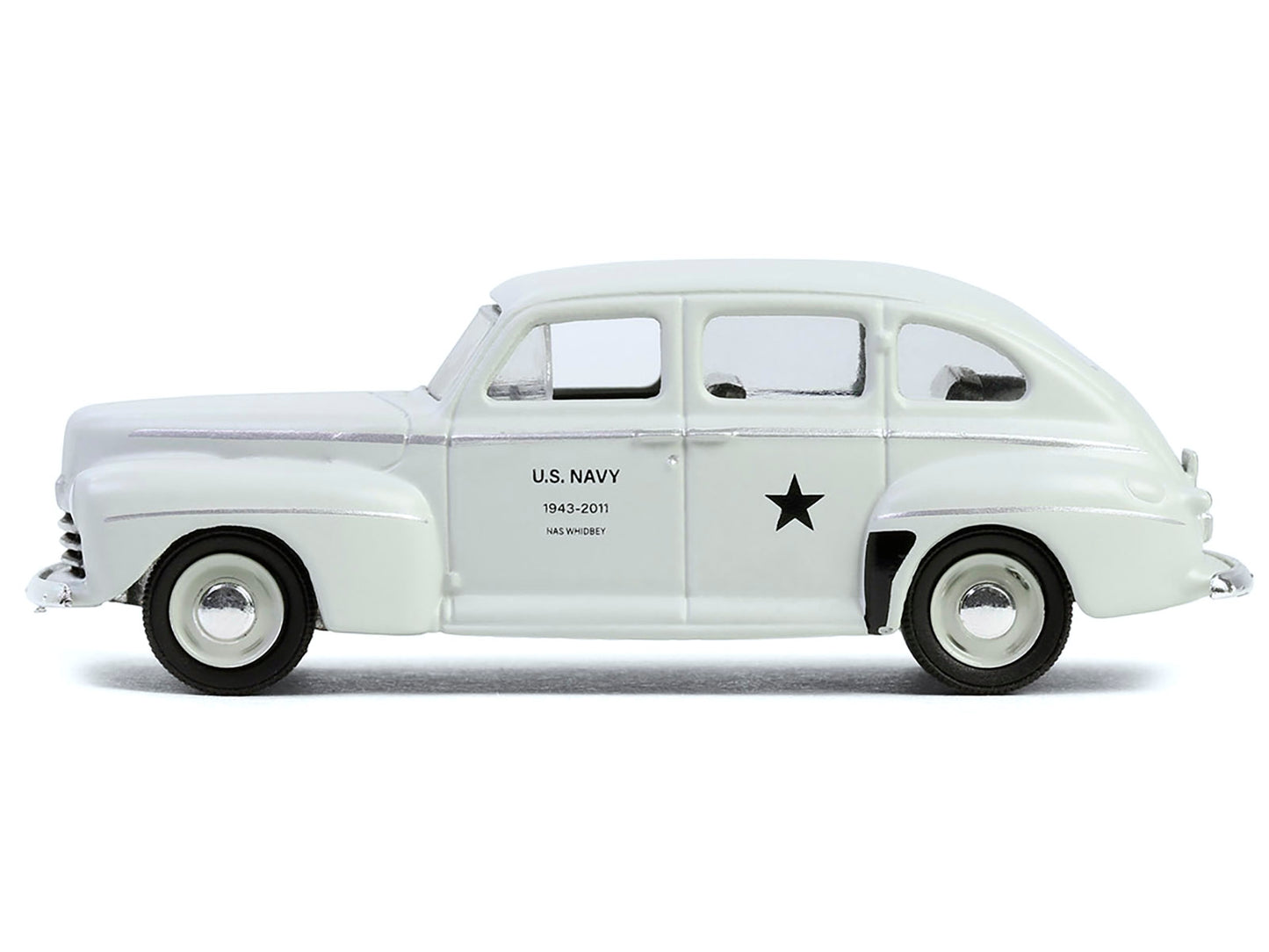 Greenlight 1946 Ford Fordor Super Deluxe "U.S. Navy Staff Car" Matt Light Gray "Battalion 64" Series 5 1/64 Diecast Model Car by Greenlight