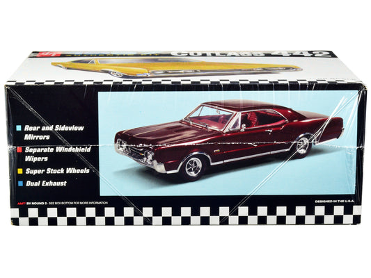 AMT Skill 2 Model Kit 1967 Oldsmobile Cutlass 442 1/25 Scale Model by AMT