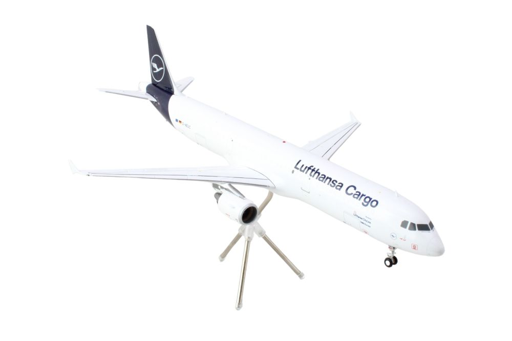 GeminiJets Airbus A321P2F Commercial Aircraft "Lufthansa Cargo" (D-AEUC) White with Blue Tail "Gemini 200" Series 1/200 Diecast Model Airplane by GeminiJets