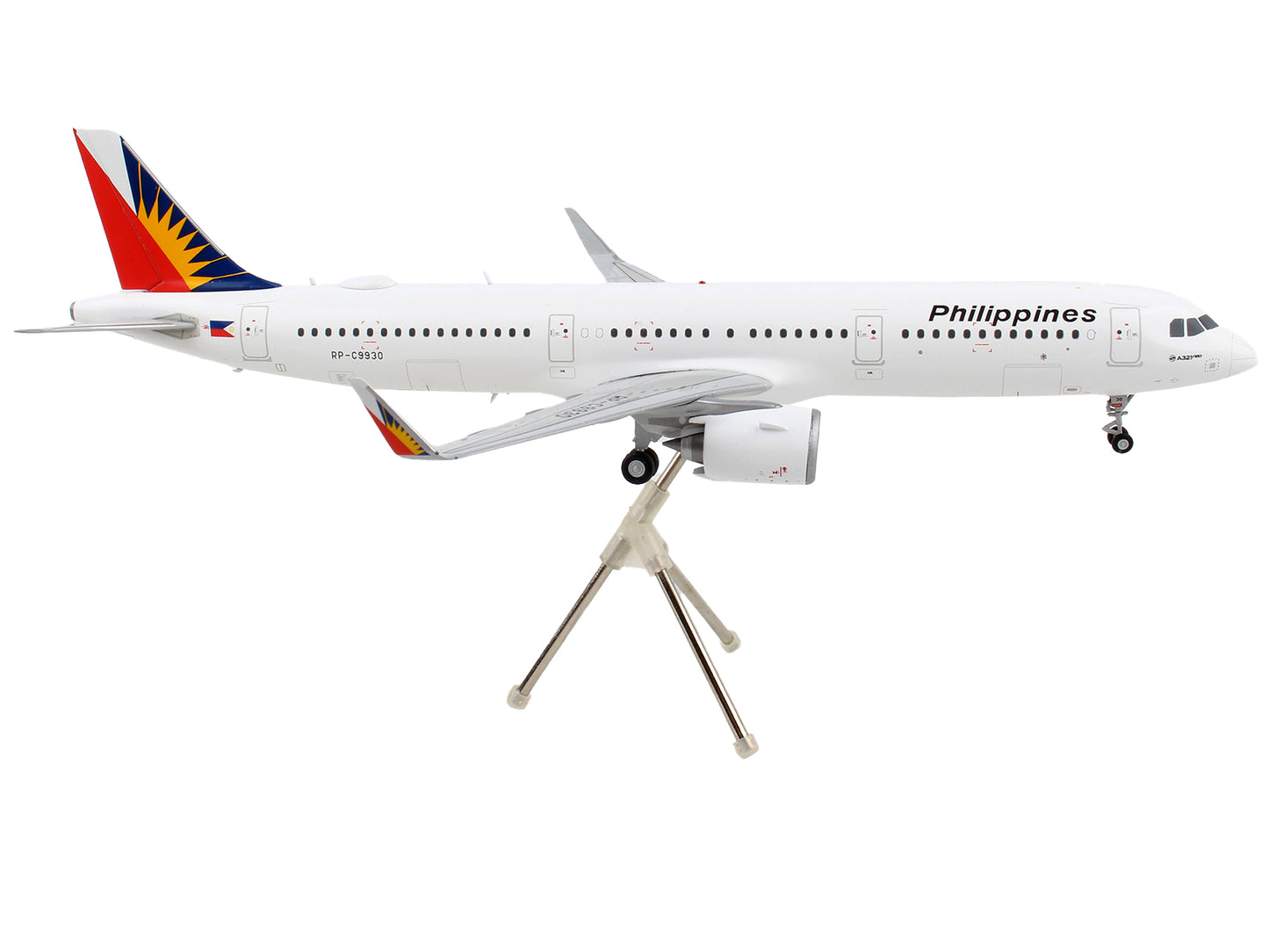 GeminiJets Airbus A321neo Commercial Aircraft "Philippine Airlines" White with Tail Graphics "Gemini 200" Series 1/200 Diecast Model Airplane by GeminiJets