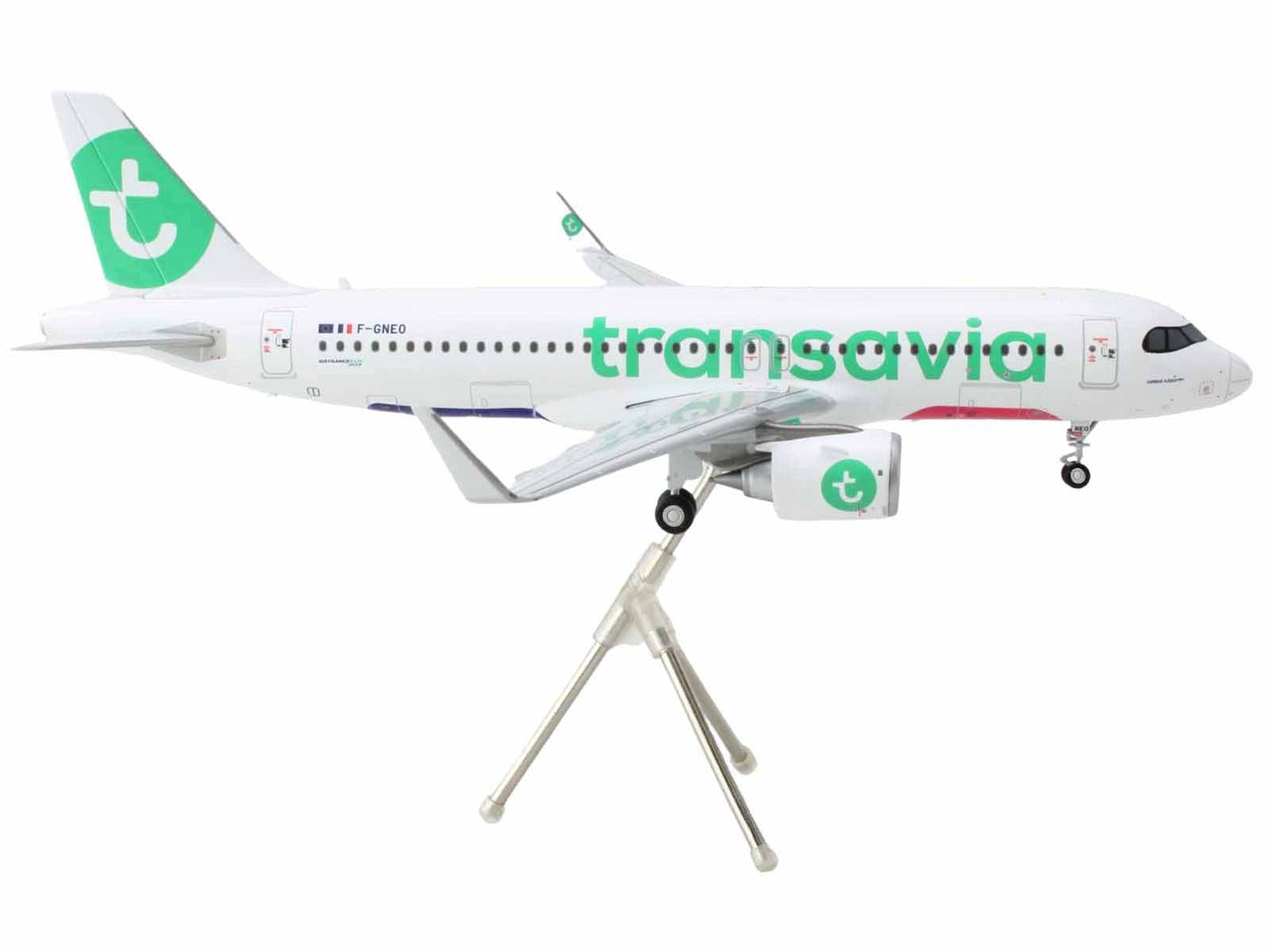 GeminiJets Airbus A320neo Commercial Aircraft "Transavia Airlines" (F-GNEO) White with Green Tail "Gemini 200" Series 1/200 Diecast Model Airplane by GeminiJets