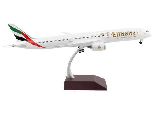GeminiJets Boeing 787-10 Commercial Aircraft "Emirates Airlines" White with Striped Tail "Gemini 200" Series 1/200 Diecast Model Airplane by GeminiJets