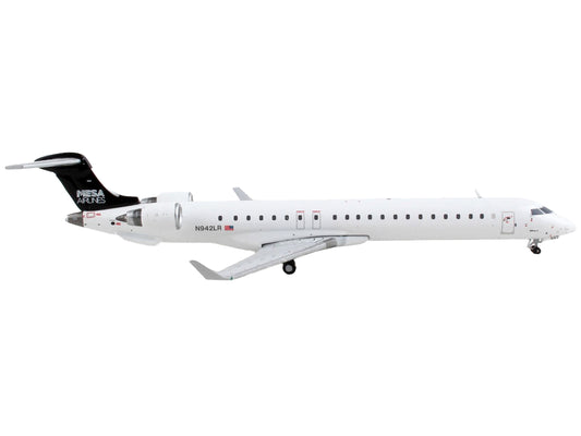 GeminiJets Bombardier CRJ900 Commercial Aircraft "Mesa Airlines" White with Black Tail 1/400 Diecast Model Airplane by GeminiJets