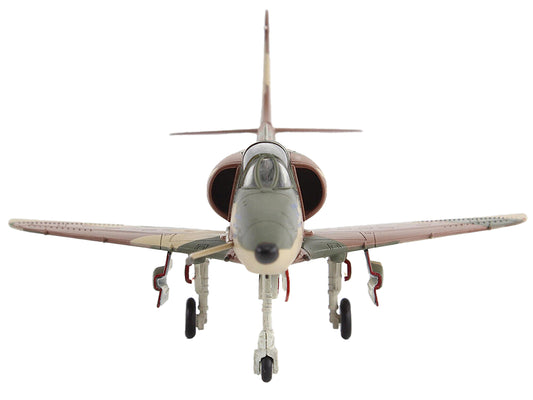 Hobby Master Douglas A-4E Skyhawk Aircraft "Aggressor 151095" (1985/6) United States Navy "Air Power Series" 1/72 Diecast Model by Hobby Master