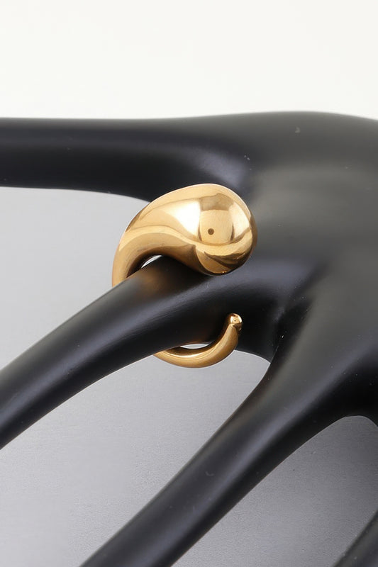 Comma Shaped Statement Ring